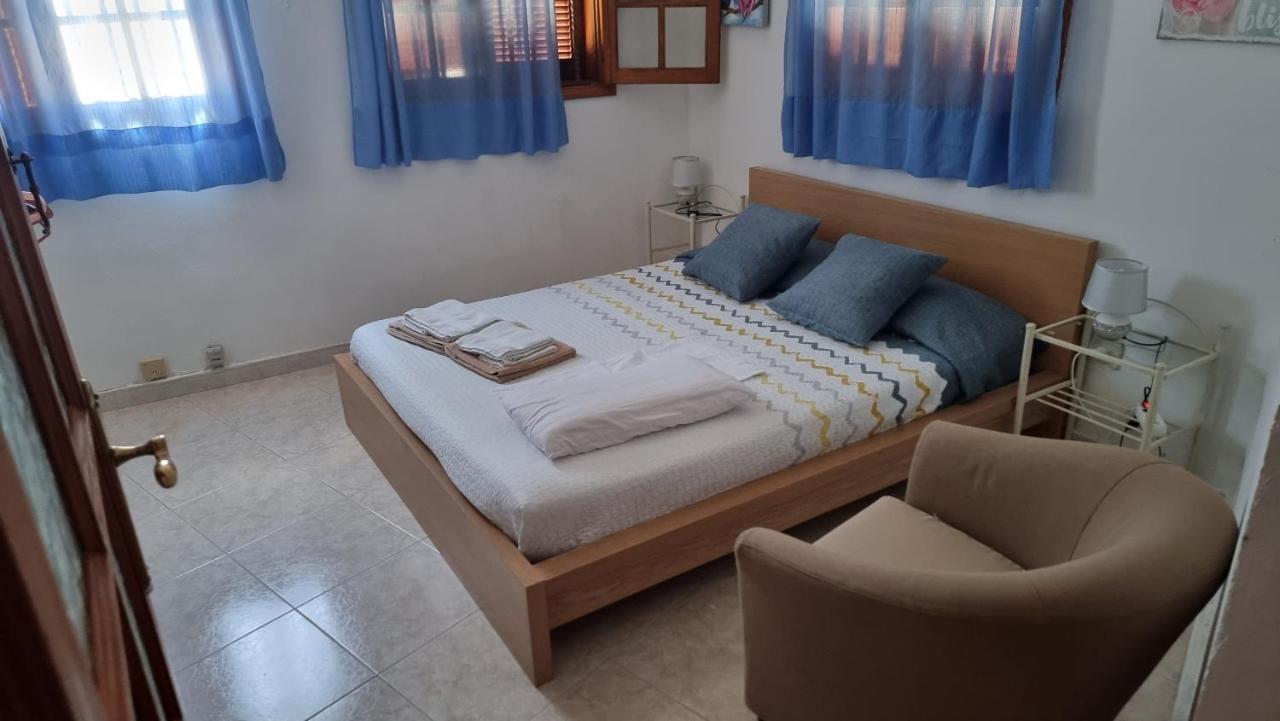 La Palmera1 Casa Al Primer Piso Con 2 Dormitorios - Two Bedroom House On The First Floor --- La Palmera 2 Casa En Planta Baja Con 1 Dormitorio, One Bedroom House On The Ground Floor 阿格特 外观 照片