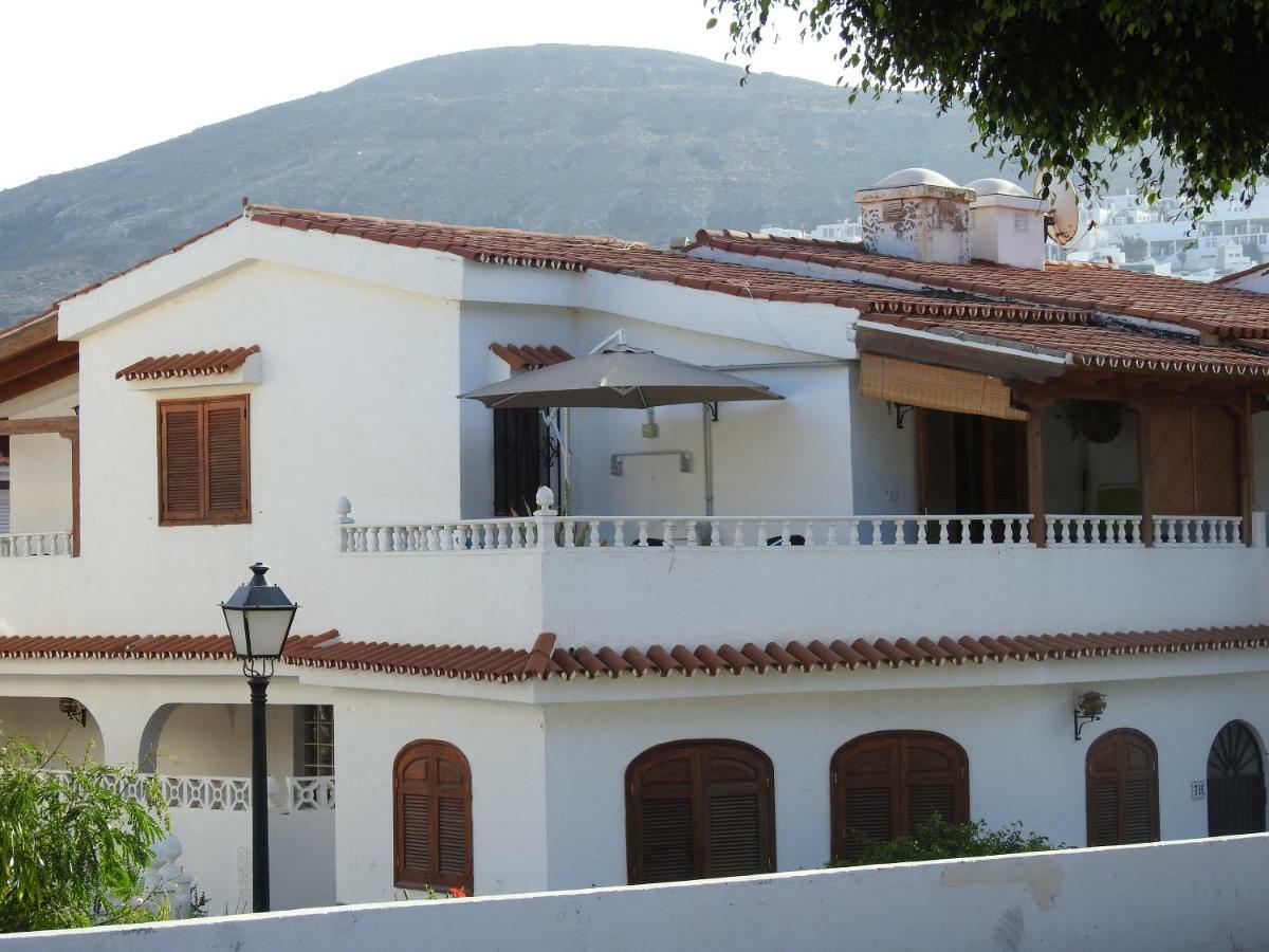 La Palmera1 Casa Al Primer Piso Con 2 Dormitorios - Two Bedroom House On The First Floor --- La Palmera 2 Casa En Planta Baja Con 1 Dormitorio, One Bedroom House On The Ground Floor 阿格特 外观 照片