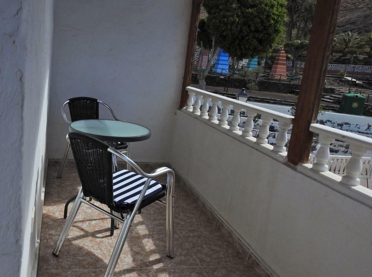 La Palmera1 Casa Al Primer Piso Con 2 Dormitorios - Two Bedroom House On The First Floor --- La Palmera 2 Casa En Planta Baja Con 1 Dormitorio, One Bedroom House On The Ground Floor 阿格特 外观 照片
